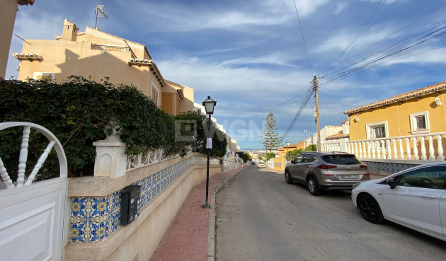 Odsprzedaż - Kamienica - Los Balcones - Costa Blanca