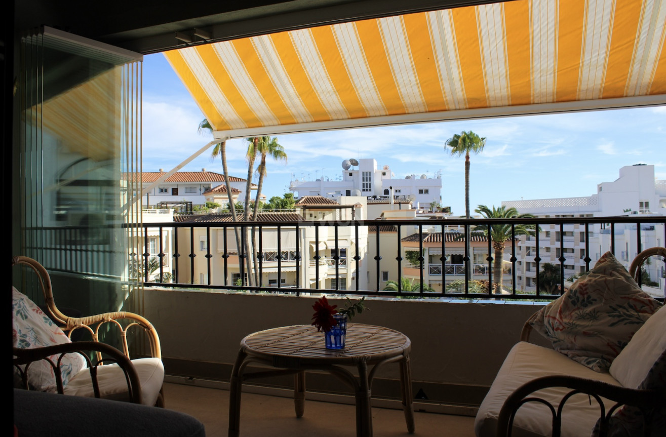 Odsprzedaż - Mieszkanie w bloku - Nerja - Costa del Sol