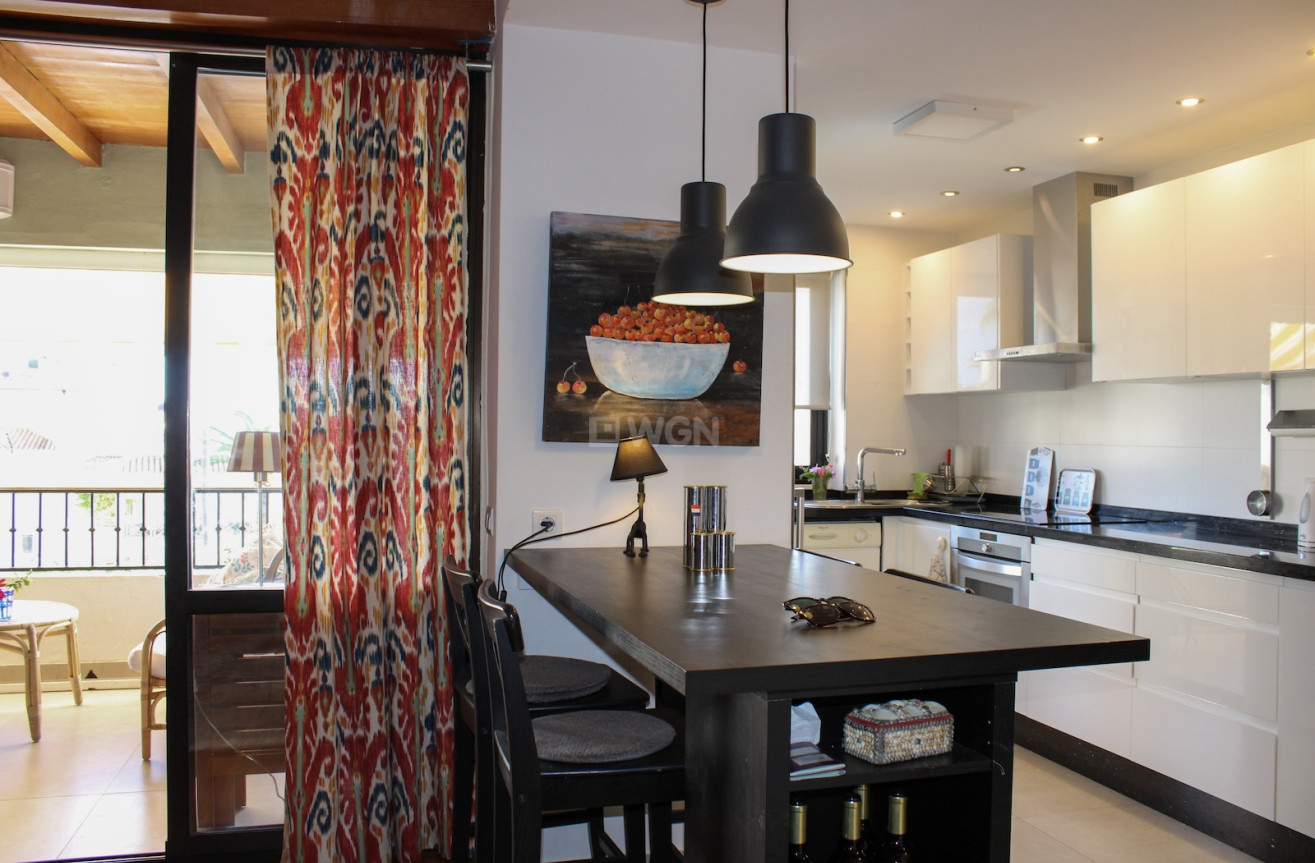 Odsprzedaż - Mieszkanie w bloku - Nerja - Costa del Sol