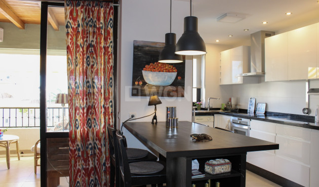 Odsprzedaż - Mieszkanie w bloku - Nerja - Costa del Sol