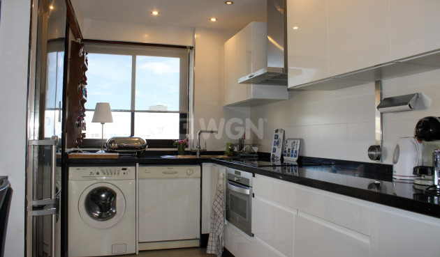 Odsprzedaż - Mieszkanie w bloku - Nerja - Costa del Sol