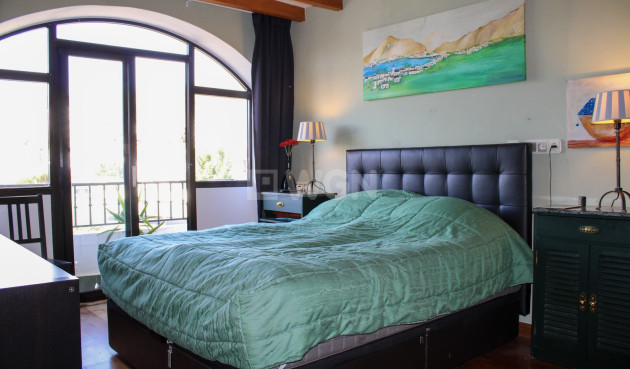 Odsprzedaż - Mieszkanie w bloku - Nerja - Costa del Sol