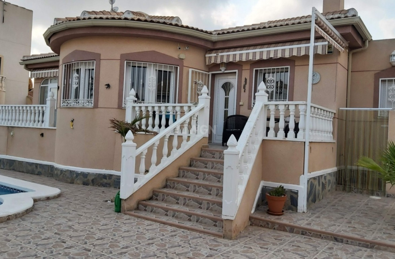 Odsprzedaż - Villa - Benimar - Costa Blanca