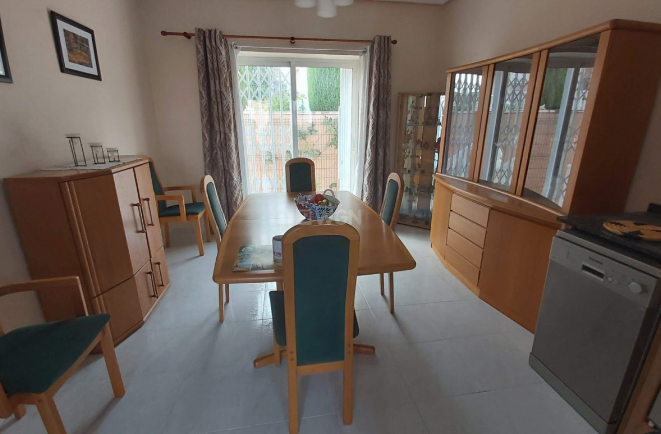 Odsprzedaż - Villa - Benimar - Costa Blanca