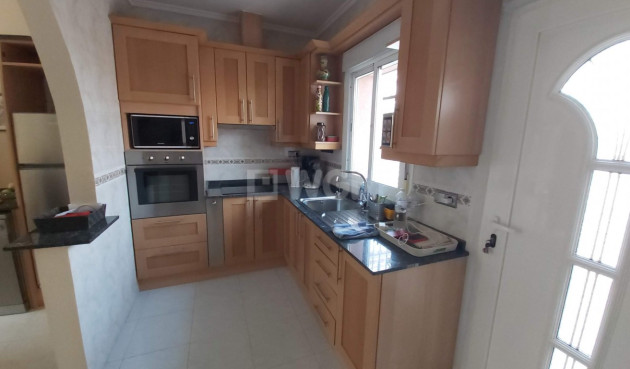 Odsprzedaż - Villa - Benimar - Costa Blanca