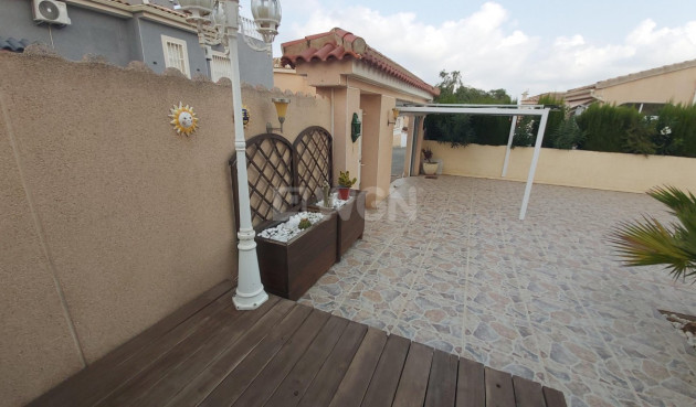 Odsprzedaż - Villa - Benimar - Costa Blanca