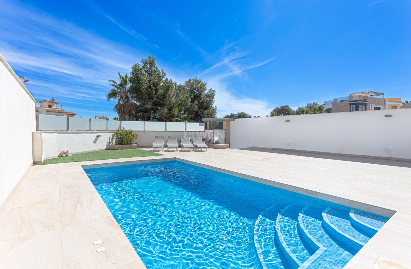 Odsprzedaż - Villa - Orihuela Costa - Costa Blanca