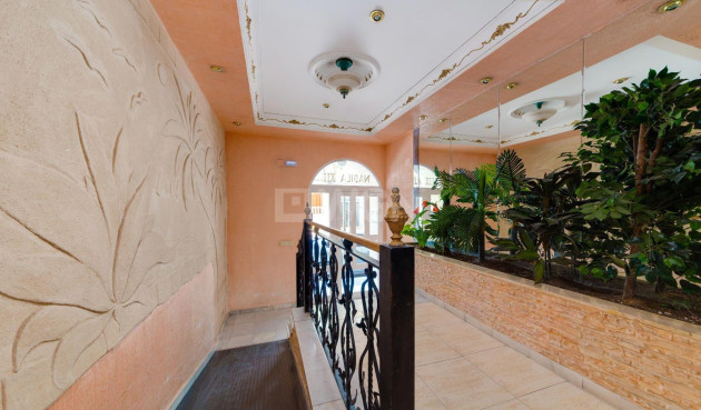 Odsprzedaż - Mieszkanie w bloku - Torrevieja - Playa del Cura