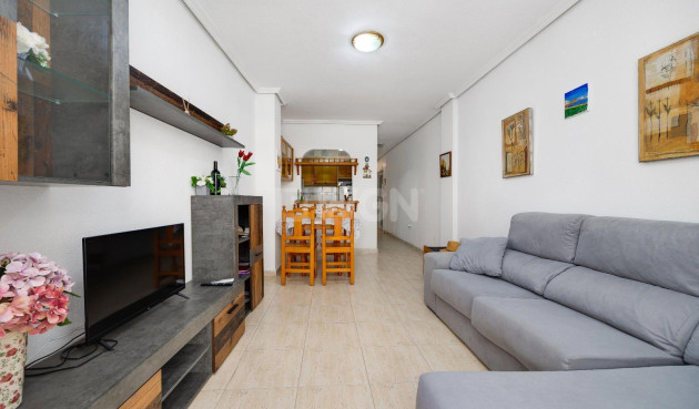 Odsprzedaż - Mieszkanie w bloku - Torrevieja - Playa del Cura