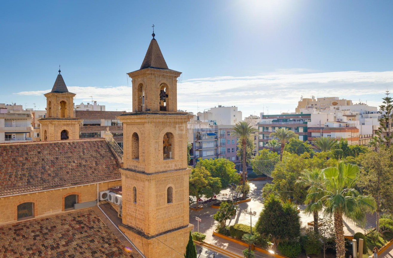 Odsprzedaż - Mieszkanie w bloku - Torrevieja - Centro