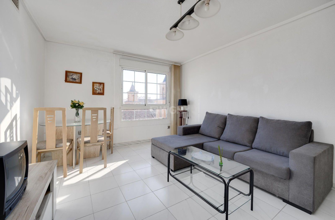 Odsprzedaż - Mieszkanie w bloku - Torrevieja - Centro