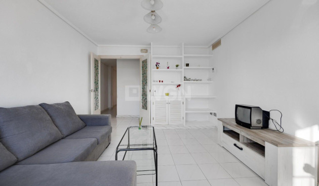 Odsprzedaż - Mieszkanie w bloku - Torrevieja - Centro