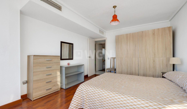 Odsprzedaż - Mieszkanie w bloku - Torrevieja - Centro