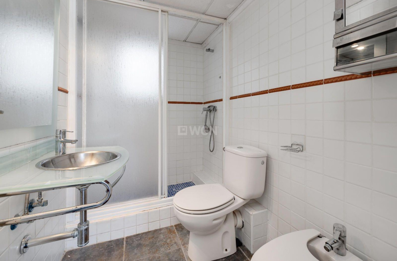 Odsprzedaż - Mieszkanie w bloku - Torrevieja - Centro