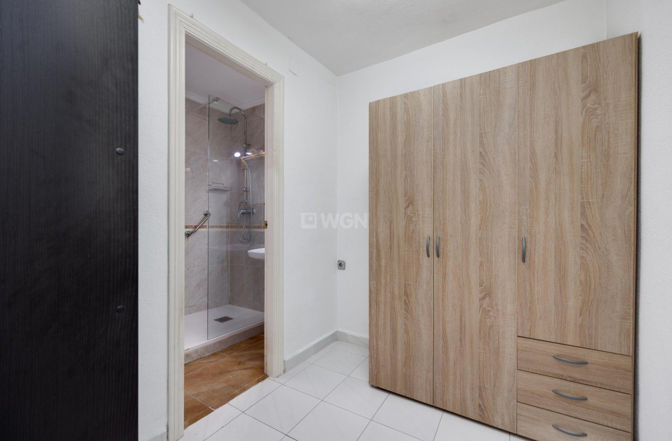 Odsprzedaż - Mieszkanie w bloku - Torrevieja - Centro