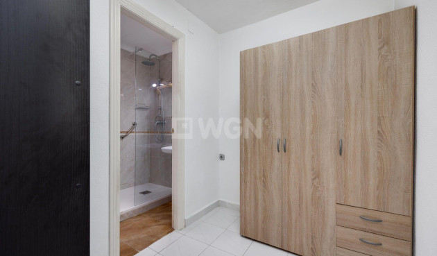 Odsprzedaż - Mieszkanie w bloku - Torrevieja - Centro