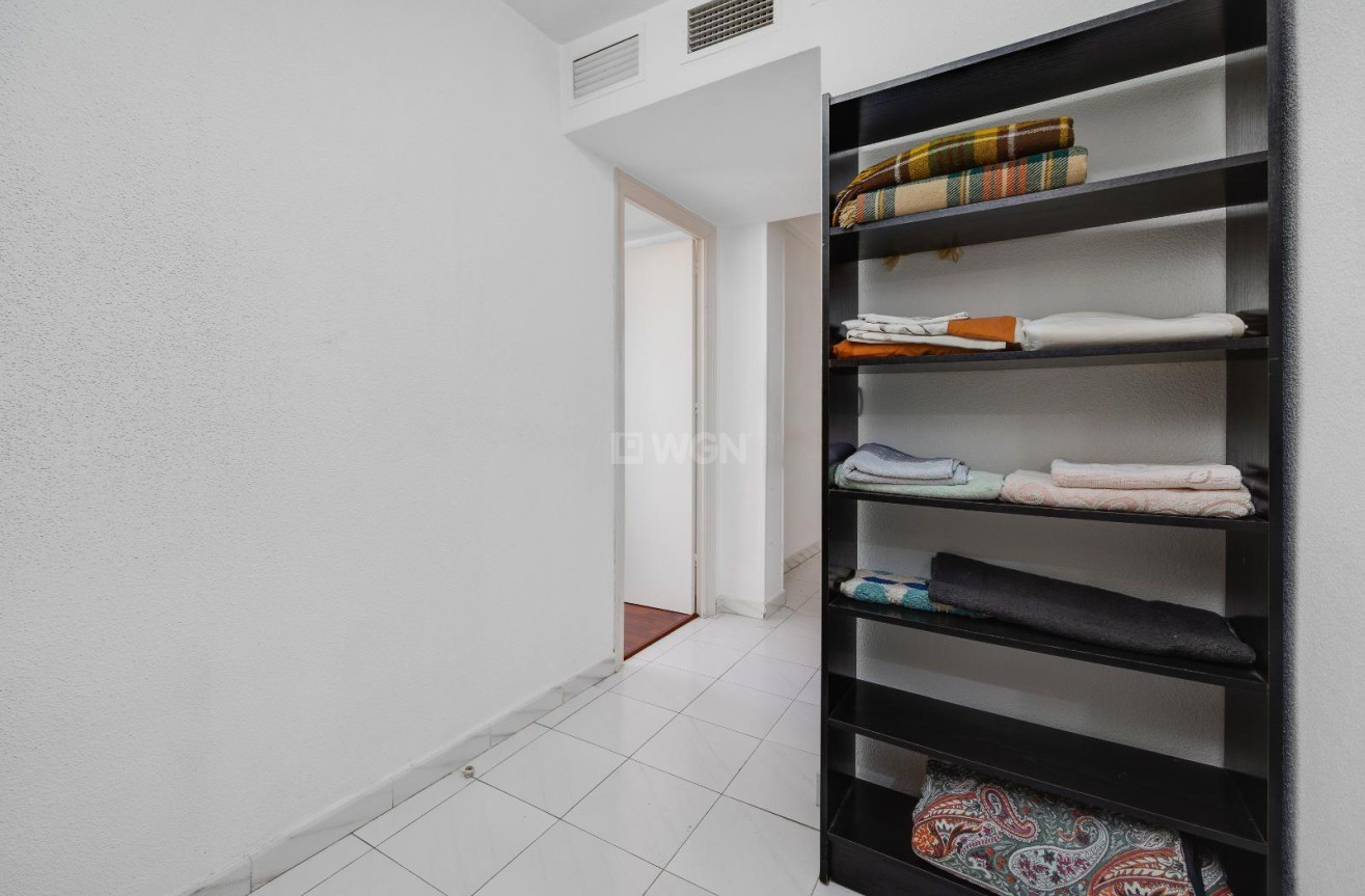 Odsprzedaż - Mieszkanie w bloku - Torrevieja - Centro