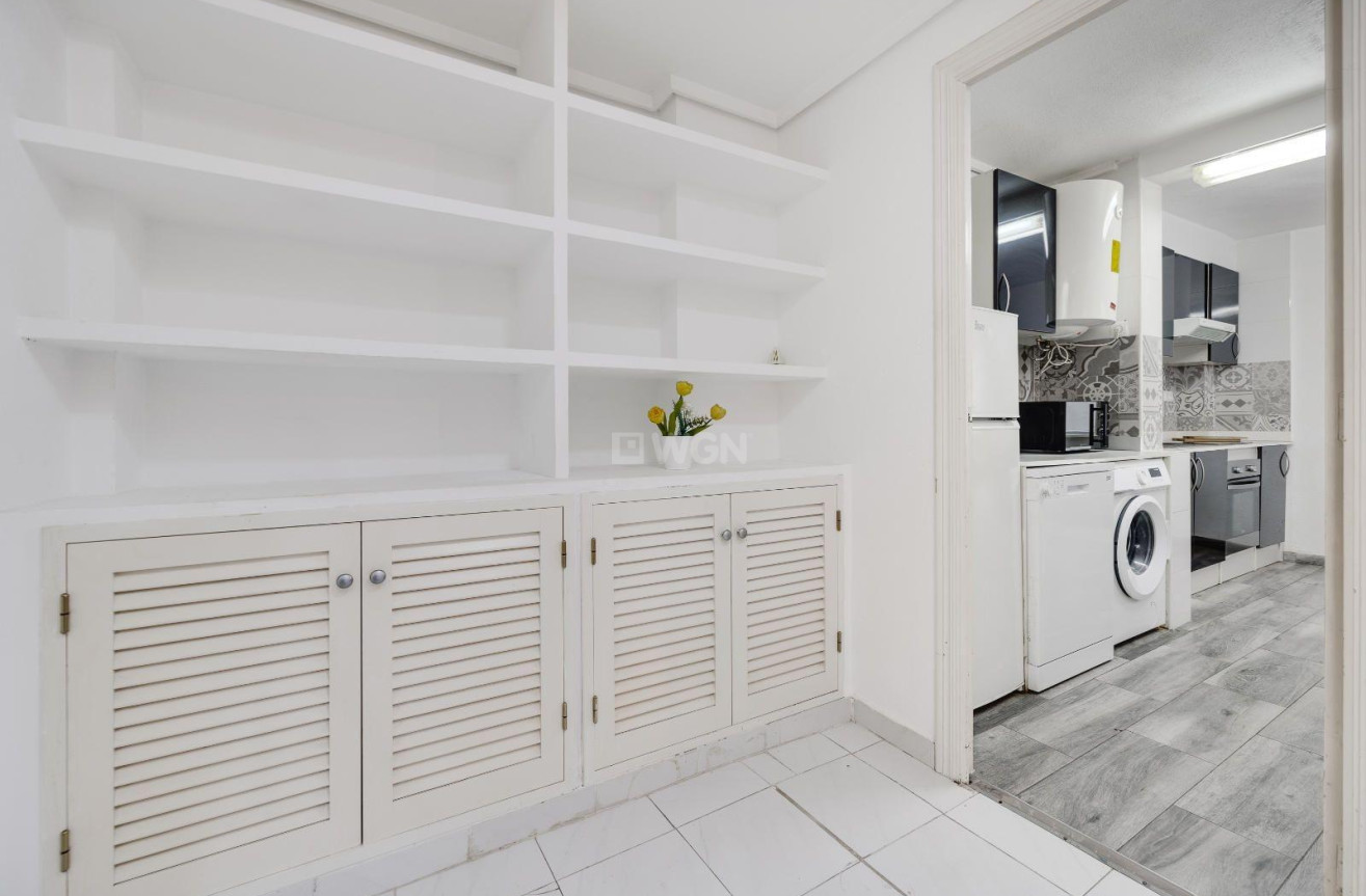 Odsprzedaż - Mieszkanie w bloku - Torrevieja - Centro