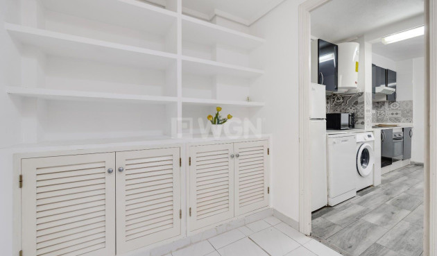 Odsprzedaż - Mieszkanie w bloku - Torrevieja - Centro