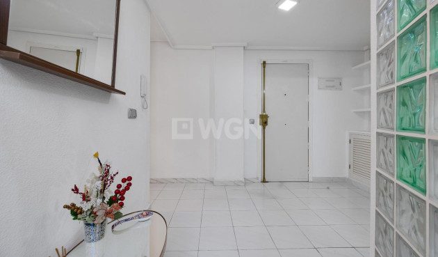 Odsprzedaż - Mieszkanie w bloku - Torrevieja - Centro
