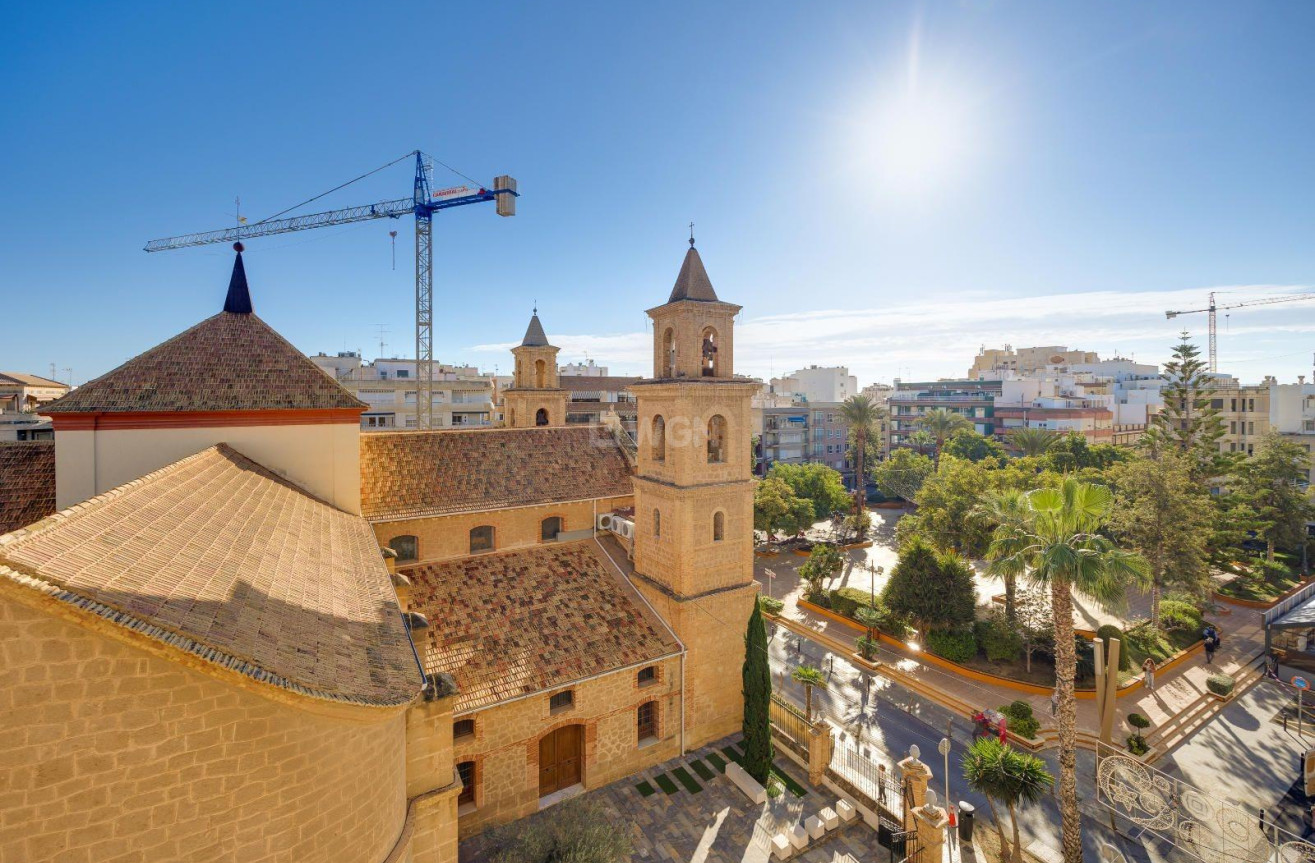 Odsprzedaż - Mieszkanie w bloku - Torrevieja - Centro