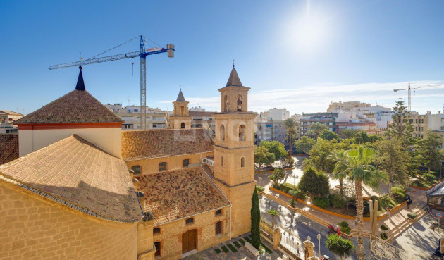 Odsprzedaż - Mieszkanie w bloku - Torrevieja - Centro