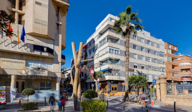 Odsprzedaż - Mieszkanie w bloku - Torrevieja - Centro