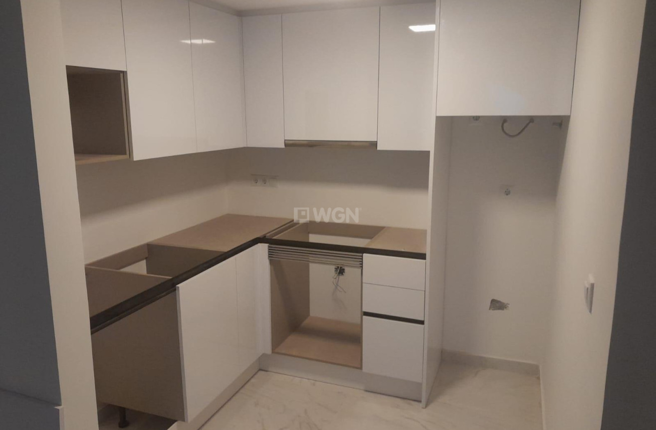 Odsprzedaż - Kamienica - Torrevieja - aguas nuevas