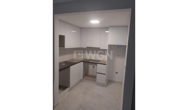 Odsprzedaż - Kamienica - Torrevieja - aguas nuevas