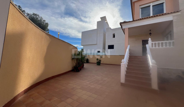 Odsprzedaż - Villa - Orihuela Costa - Villamartín-las Filipinas