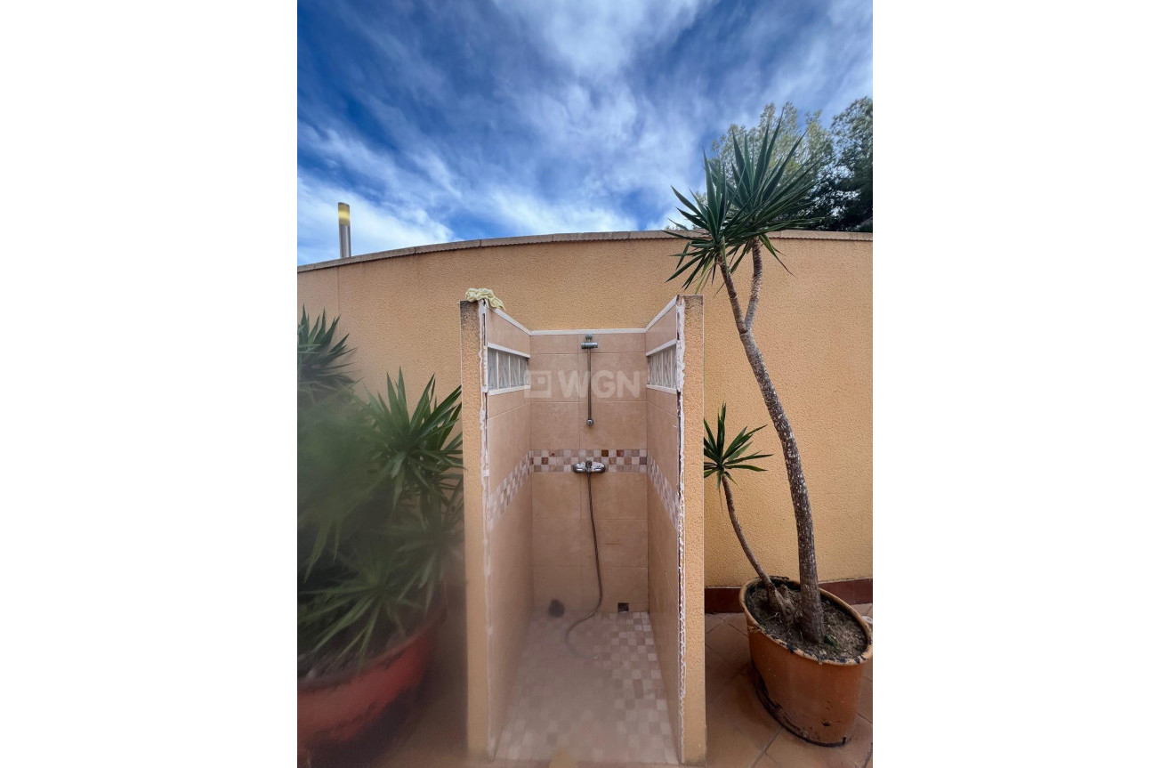 Odsprzedaż - Villa - Orihuela Costa - Villamartín-las Filipinas