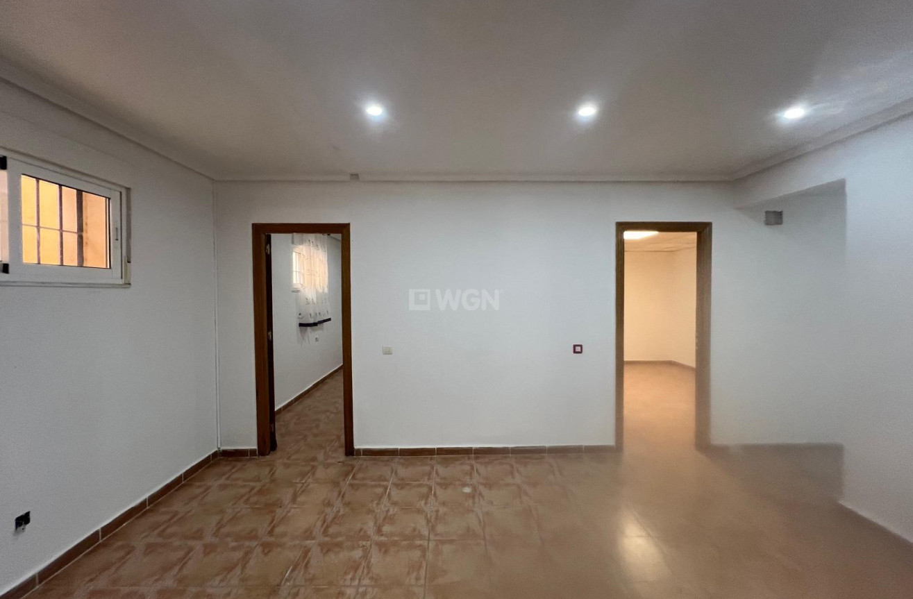 Odsprzedaż - Villa - Orihuela Costa - Villamartín-las Filipinas