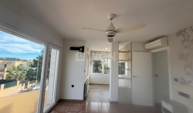 Odsprzedaż - Villa - Orihuela Costa - Villamartín-las Filipinas