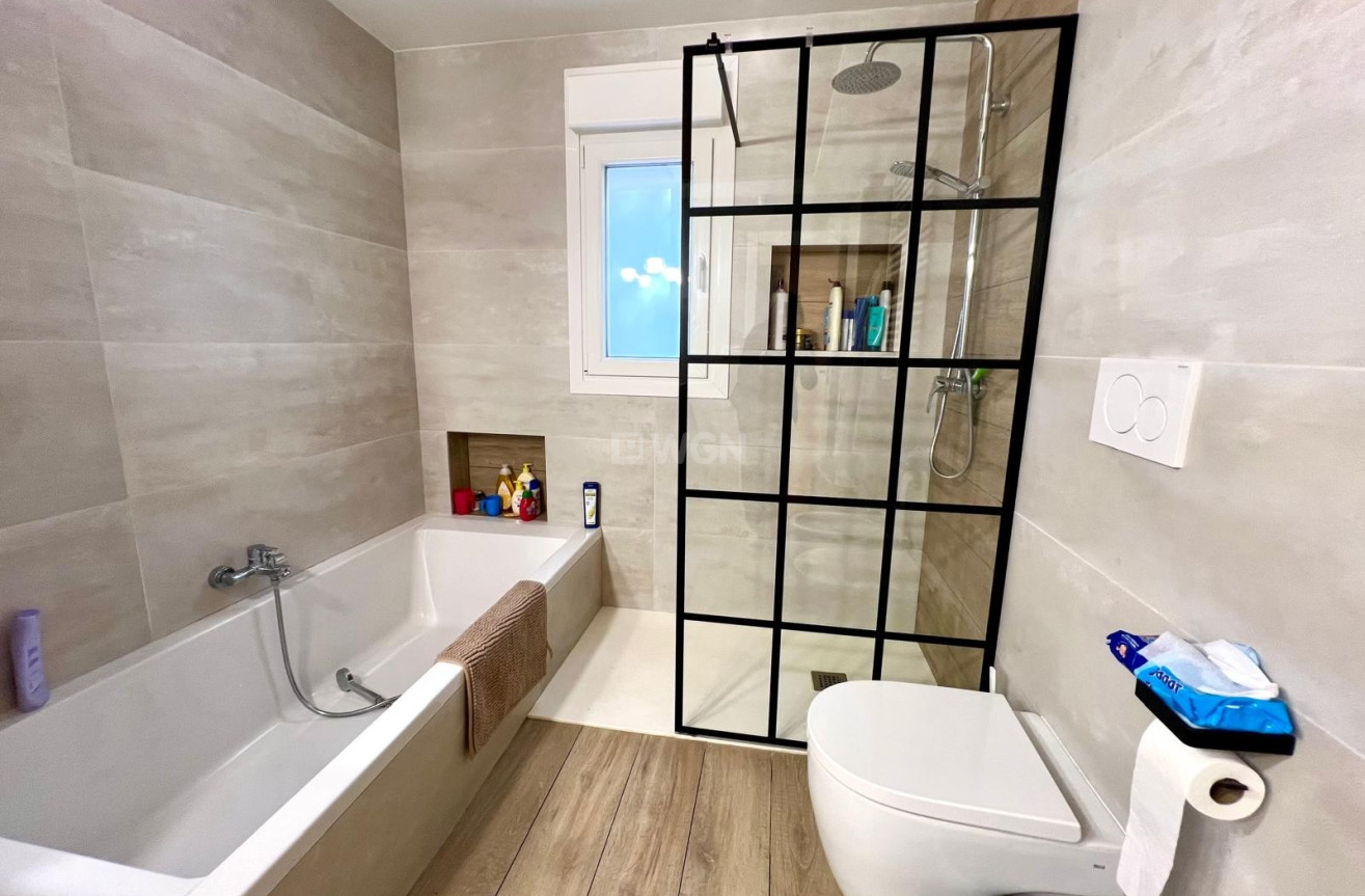 Odsprzedaż - Villa - Elda - Inland