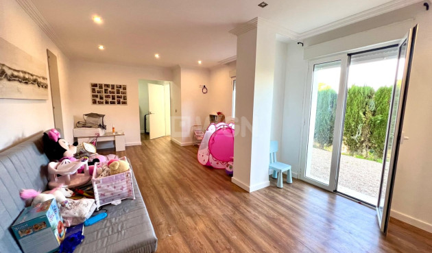 Odsprzedaż - Villa - Elda - Inland