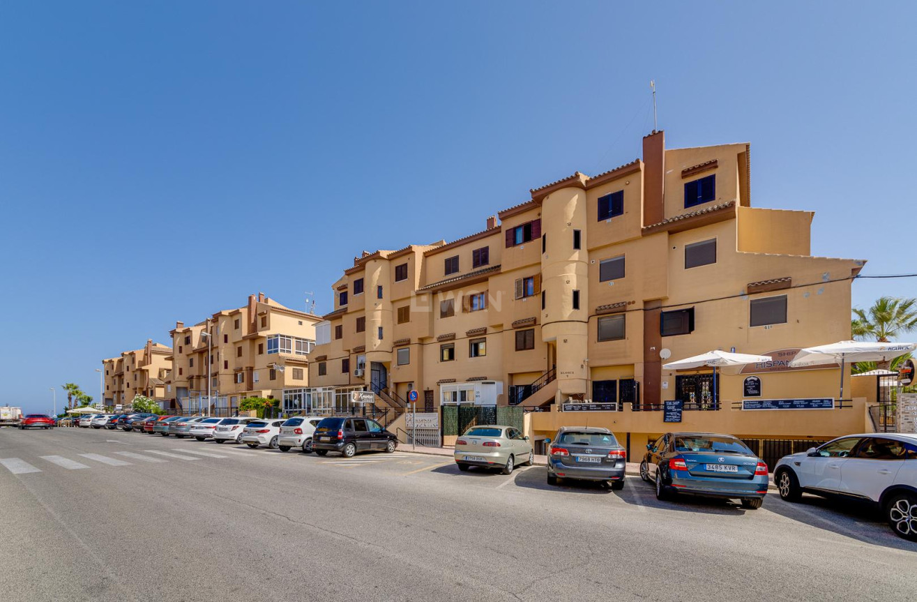 Odsprzedaż - Mieszkanie w bloku - Torrevieja - Costa Blanca