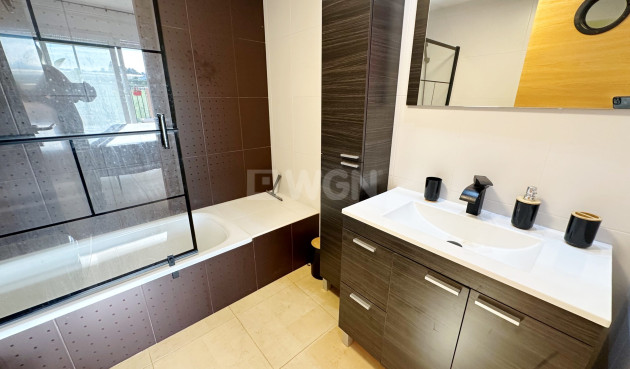 Odsprzedaż - Mieszkanie w bloku - Mar Menor Golf Resort - Inland