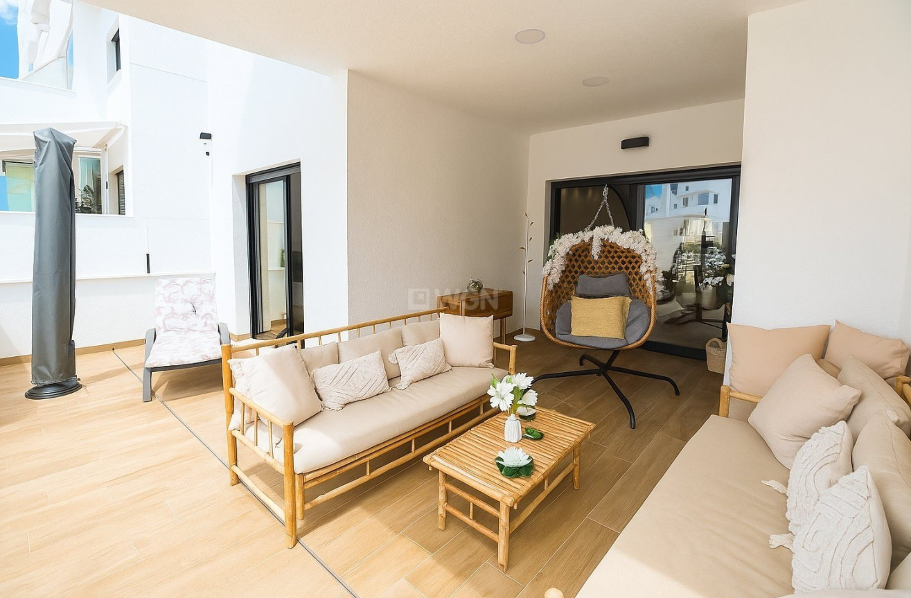 Odsprzedaż - Mieszkanie w bloku - Torrevieja - Costa Blanca