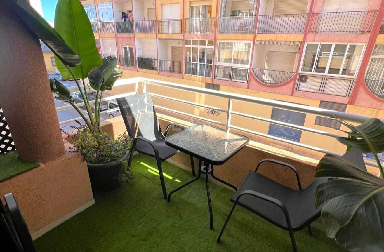 Odsprzedaż - Mieszkanie w bloku - Torrevieja - Curva Del Palangre