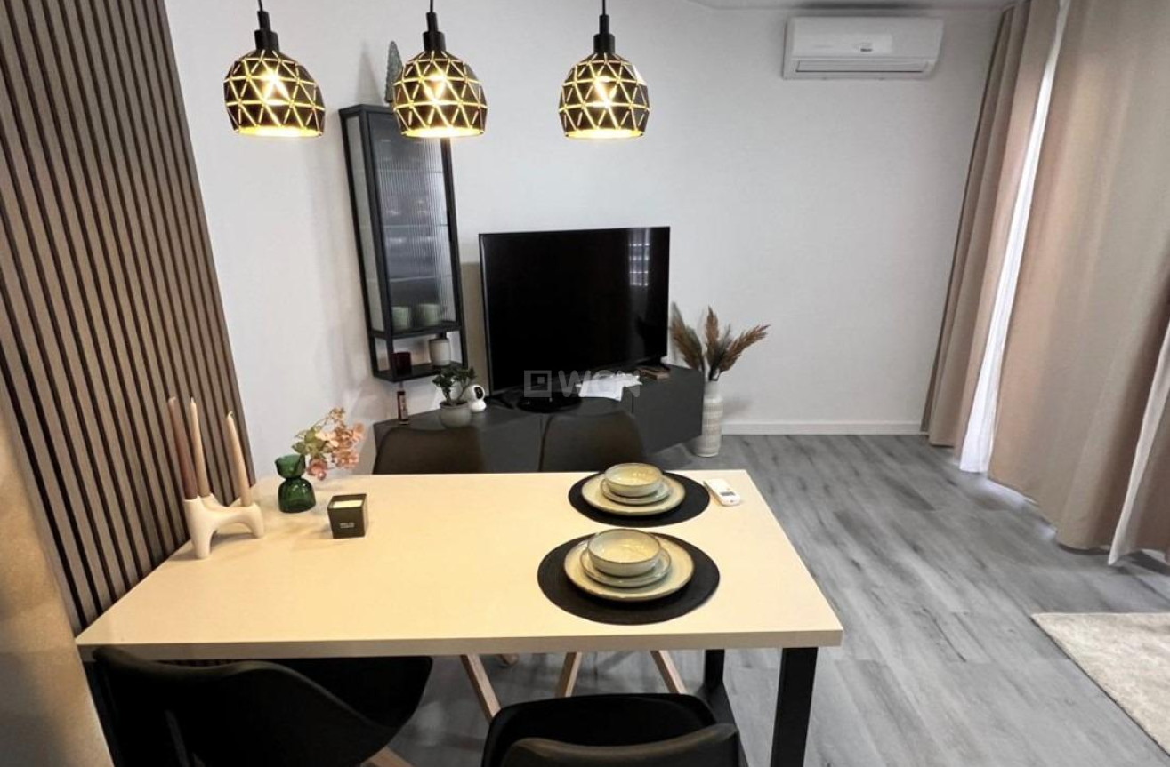 Odsprzedaż - Mieszkanie w bloku - Torrevieja - Curva Del Palangre