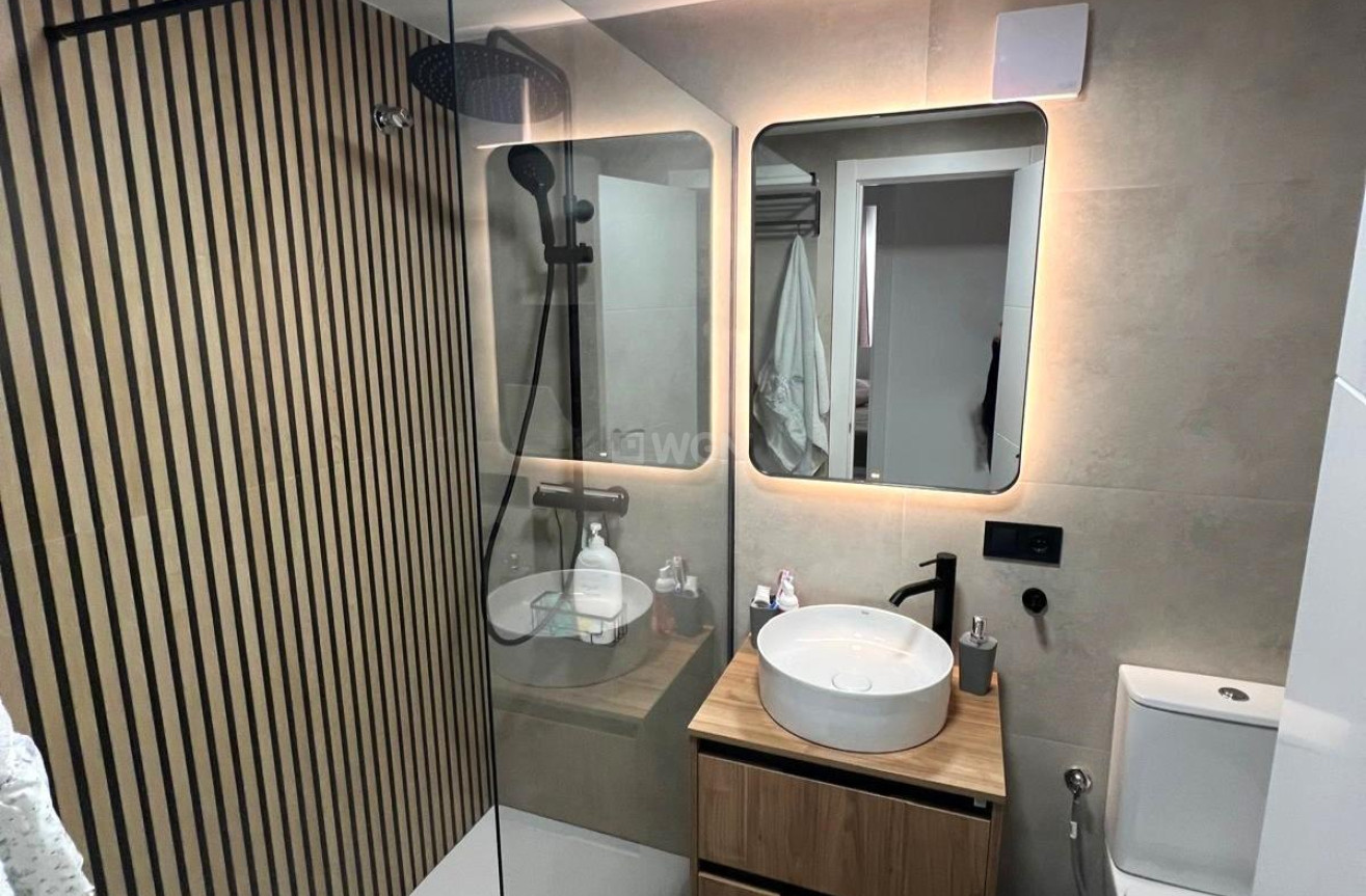 Odsprzedaż - Mieszkanie w bloku - Torrevieja - Curva Del Palangre