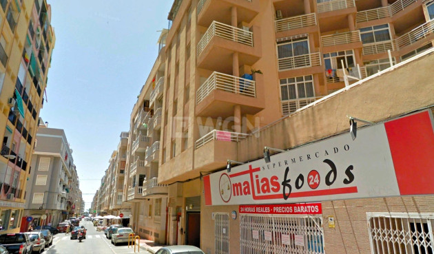 Odsprzedaż - Mieszkanie w bloku - Torrevieja - Curva Del Palangre