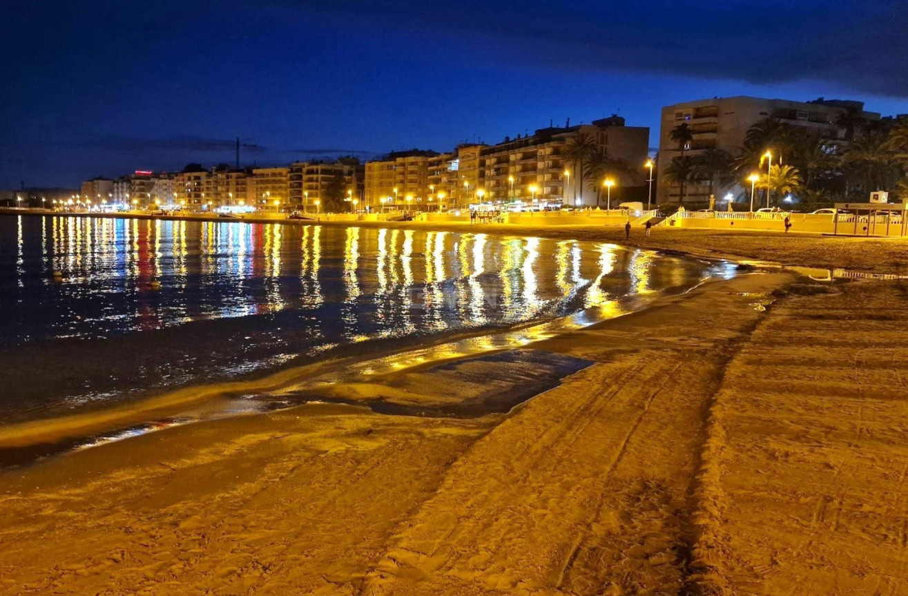 Odsprzedaż - Mieszkanie w bloku - Torrevieja - Curva Del Palangre