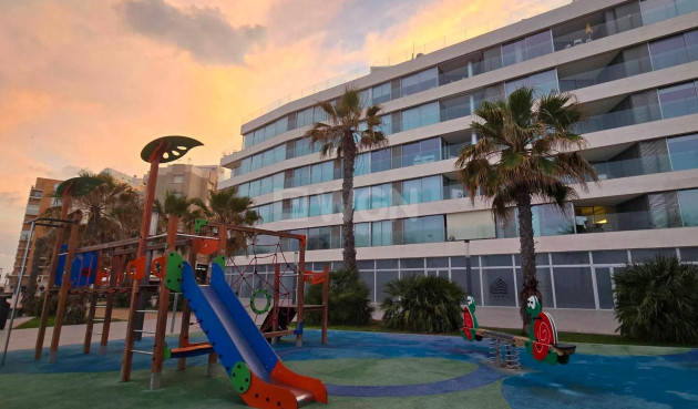 Odsprzedaż - Mieszkanie w bloku - Torrevieja - Curva Del Palangre