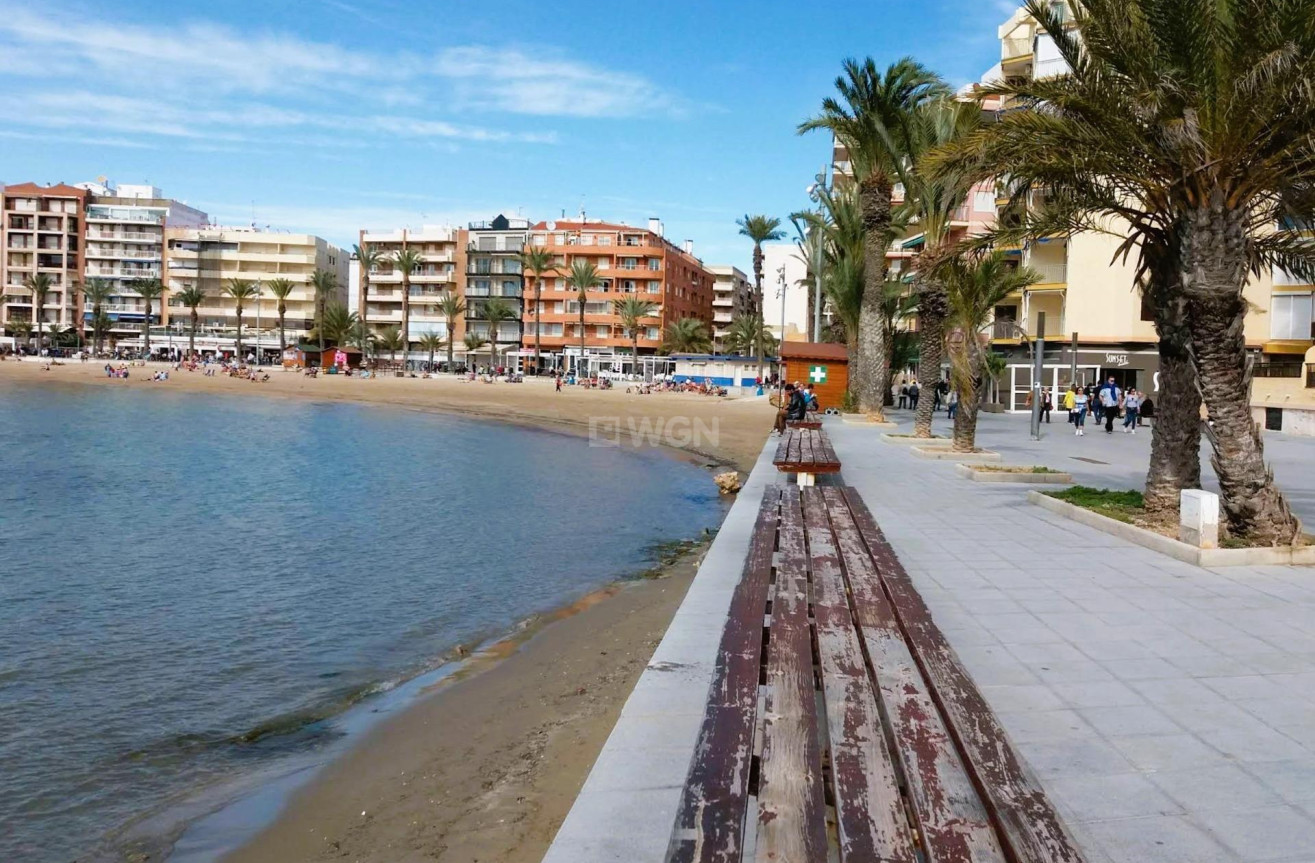 Odsprzedaż - Mieszkanie w bloku - Torrevieja - Curva Del Palangre