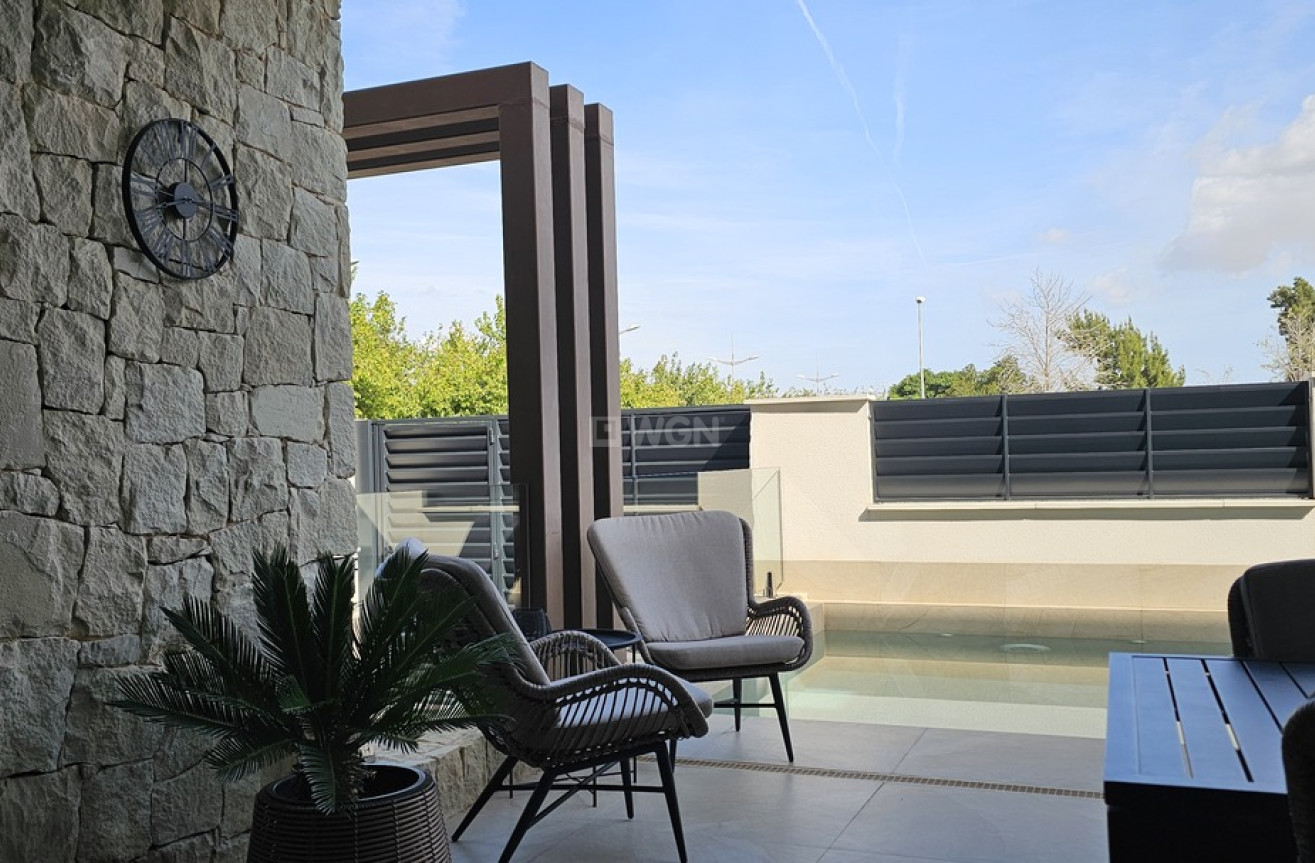 Odsprzedaż - Villa - Dolores - Sector 4