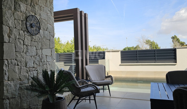 Odsprzedaż - Villa - Dolores - Sector 4