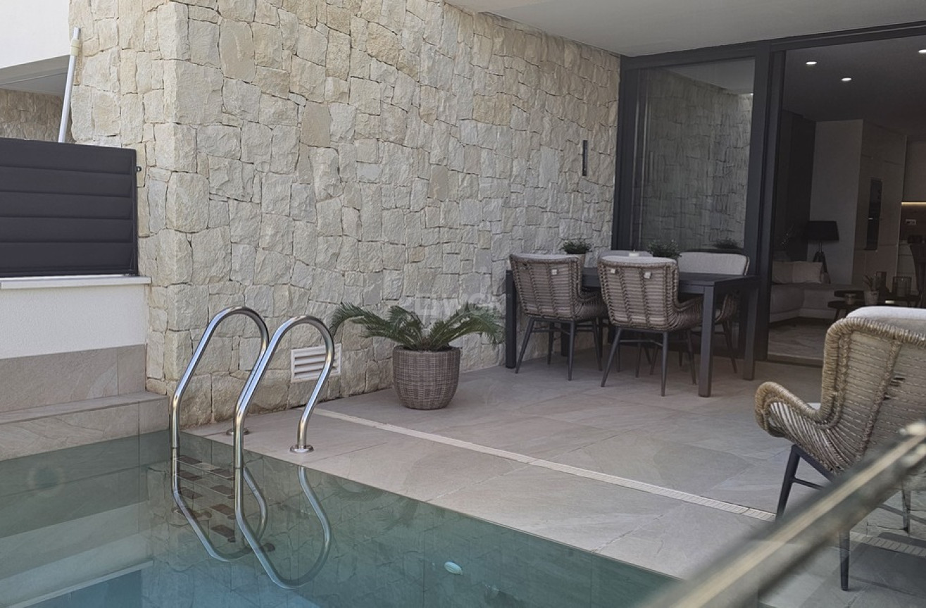 Odsprzedaż - Villa - Dolores - Sector 4