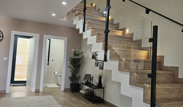 Odsprzedaż - Villa - Dolores - Sector 4