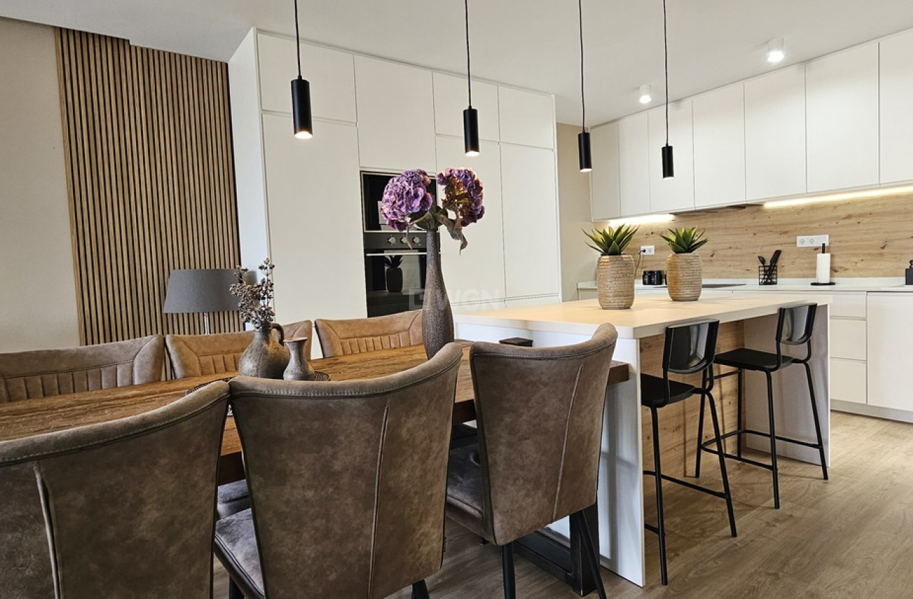 Odsprzedaż - Villa - Dolores - Sector 4